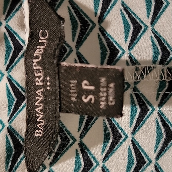 Banana Republic, black, white, and green sleeveless blouse - Picture 2 of 5